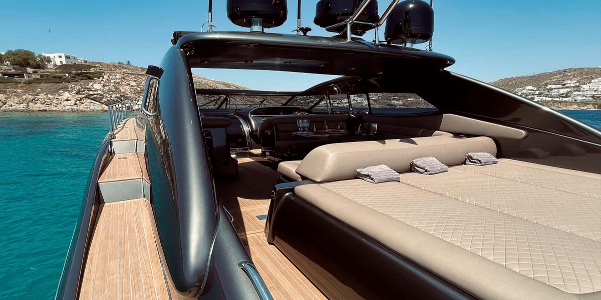Аренда яхты Sunseeker 68 "007" на Миконосе
